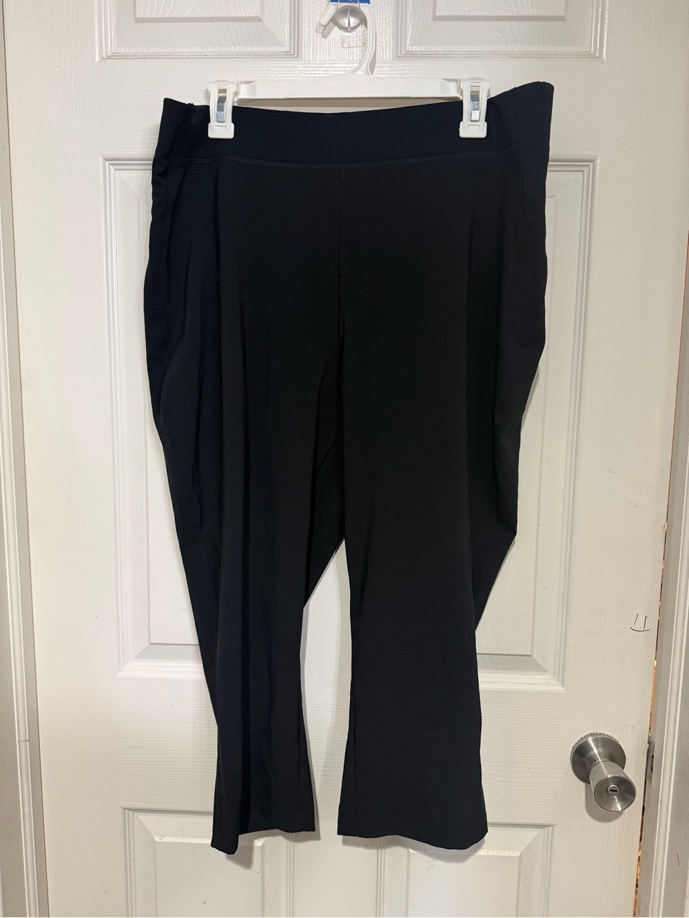 Columbia black active fit capris XL